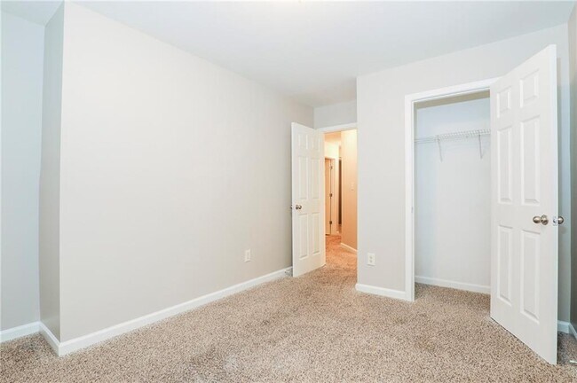 Building Photo - 346 Beynon Terrace