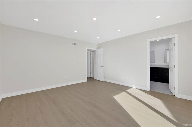 Primary Photo - 22540 Roscoe Blvd