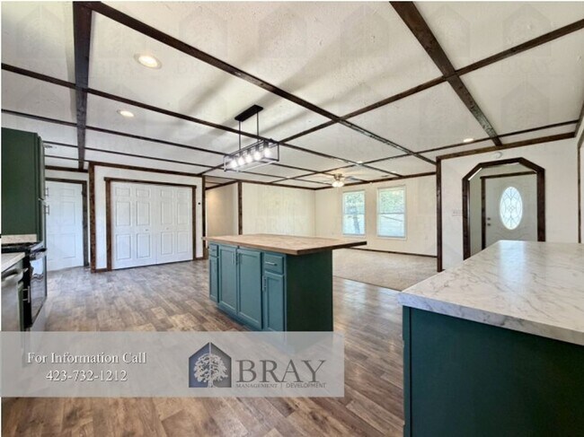 Building Photo - 307 Honeysuckle Dr