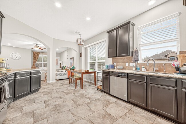 Building Photo - 20702 Sommerset Branch Ct