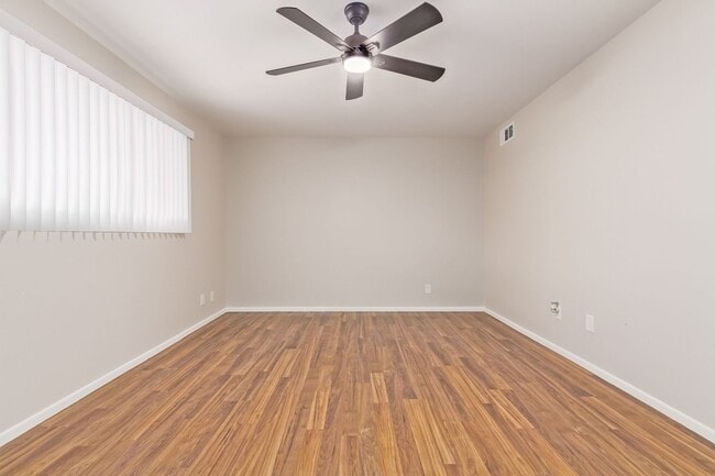 Building Photo - Beautifully updated Ranch Style Home