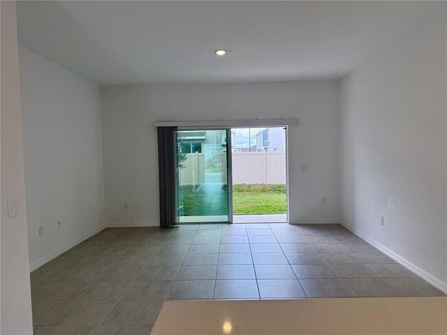 Building Photo - 2996 Skyline Lp