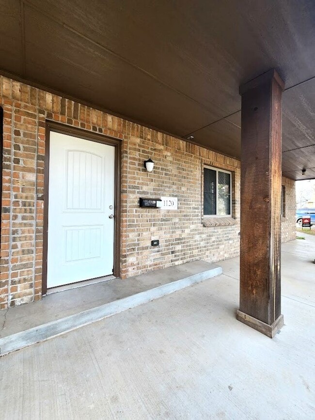 Building Photo - Campbell St Duplex