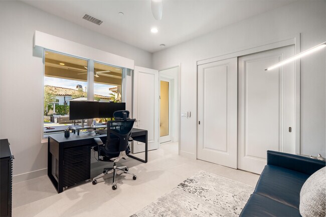 Building Photo - 75642 Via Livorno