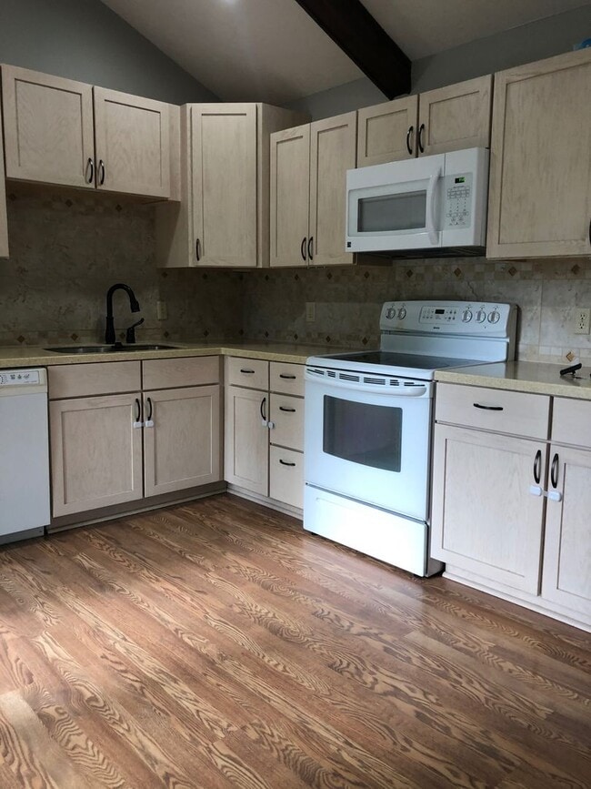Building Photo - 3 bedroom house in Papillion
