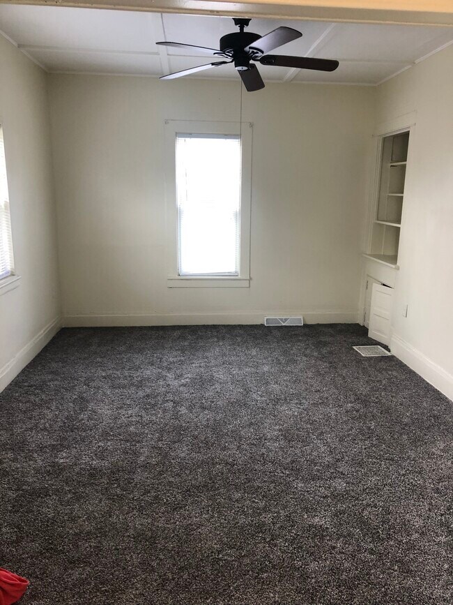 Living area - 14 N Huron St