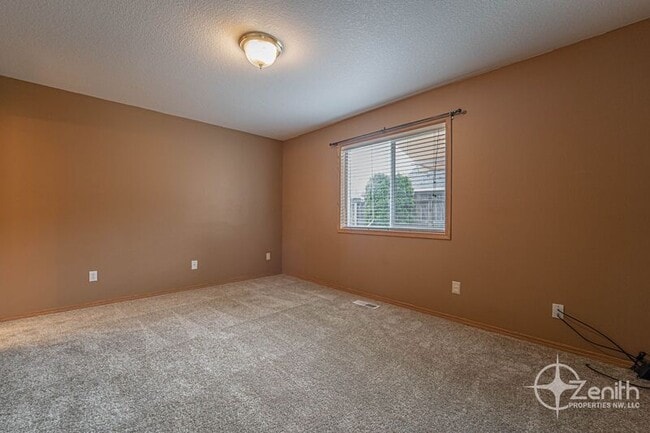 Building Photo - 8304 NE 158th Ave
