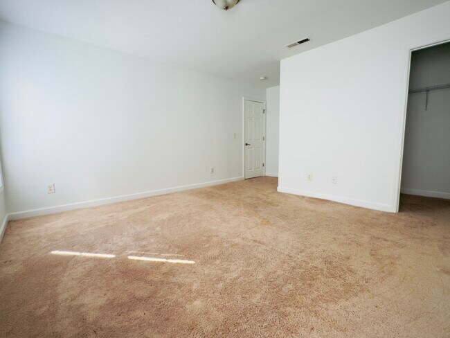 Building Photo - 6300 Falcon Knoll Cir