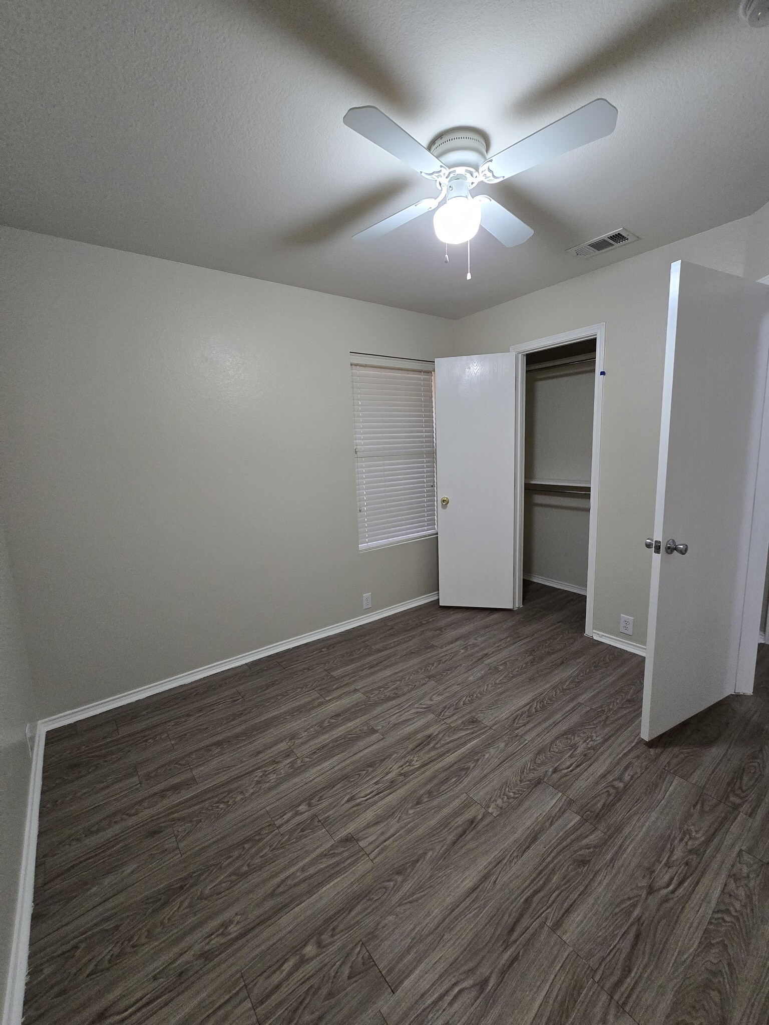 Building Photo - 3609 Sonoma Dr