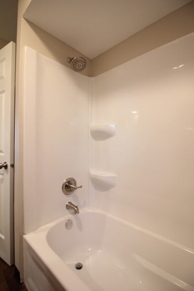 Building Photo - 4926 Madison Ave