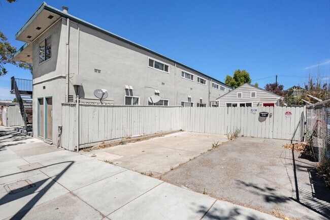 Building Photo - 1215 San Pablo Ave