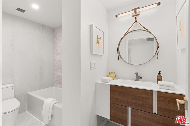 Building Photo - 10501 Wilshire Blvd