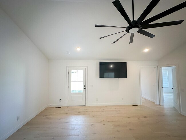 Building Photo - 46 Caden Ln