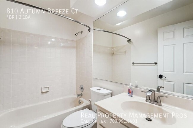 Building Photo - 810 Autumn Breeze Ct