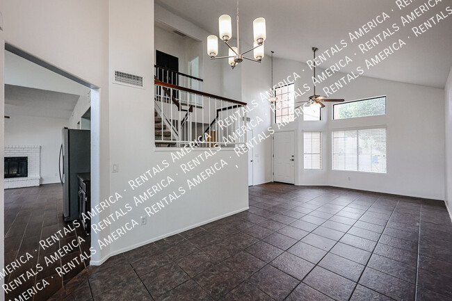 Building Photo - 967 E Rockwell Dr