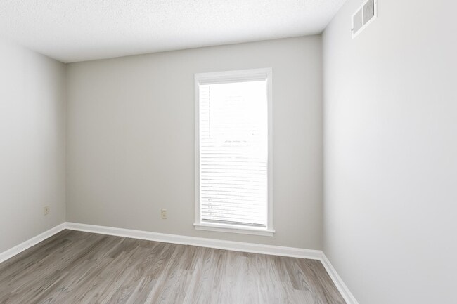 Building Photo - 4454 Westbury Dr