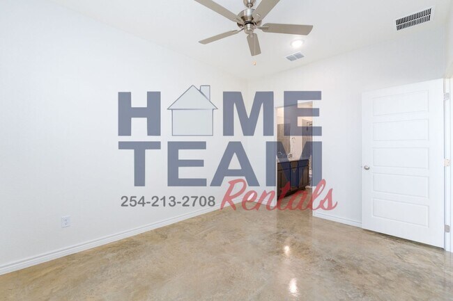 Building Photo - 3802 Pecan Creek Rd
