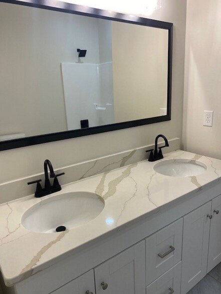 Building Photo - 115 Heath Ln