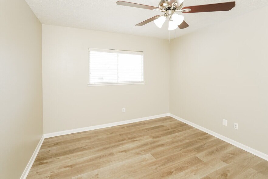 Building Photo - 32034 Ashton Ln