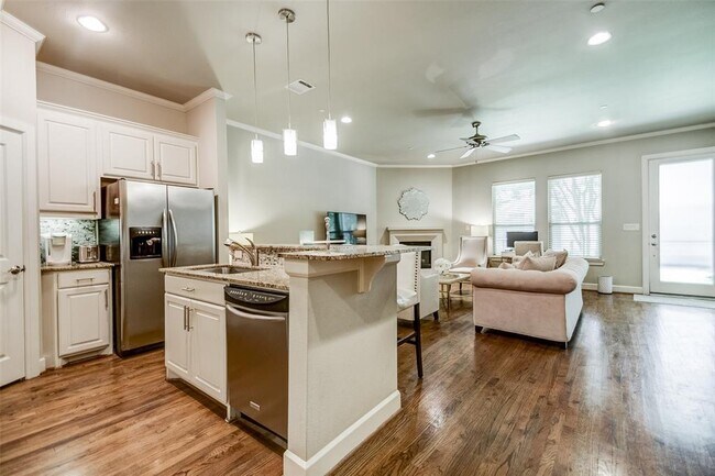 Building Photo - 7333 Valley View Ln