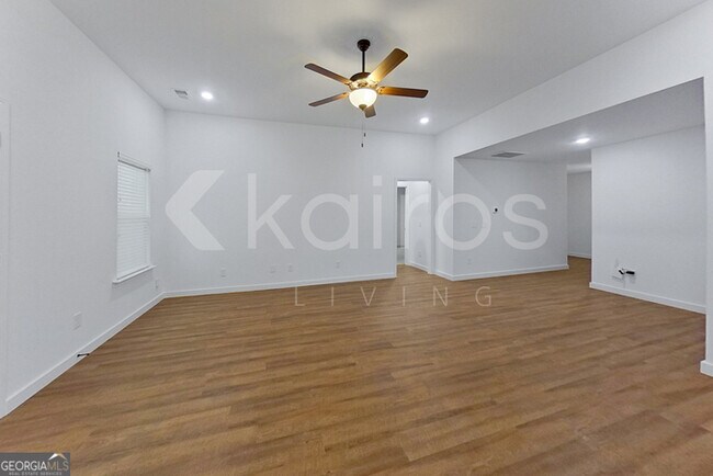 Building Photo - 142 Hughes Dr