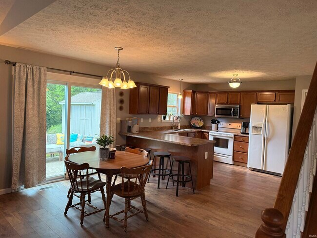 Building Photo - 4064 Fiddlesticks Dr