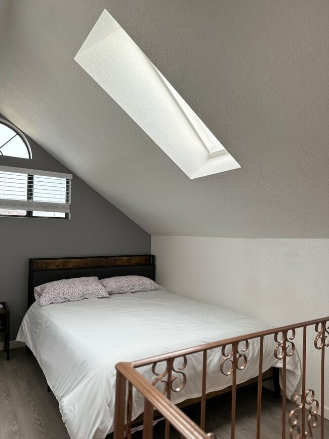 Building Photo - 911-924 24 Rd