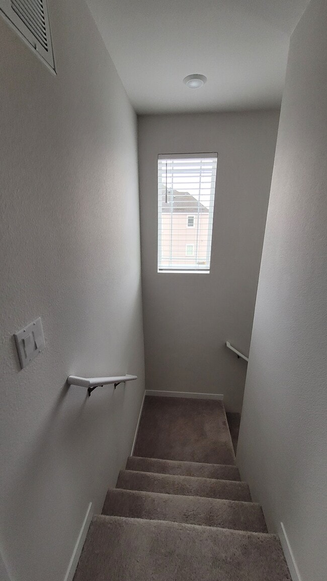 Building Photo - 7065 NW Bountiful Terrace