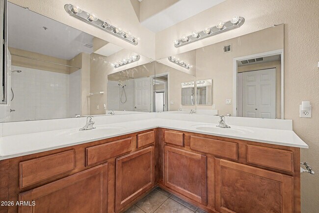 Building Photo - 15095 N Thompson Peak Pkwy