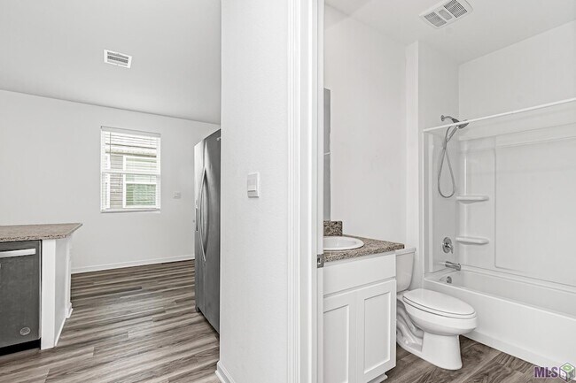 Building Photo - 910 Drago Dr