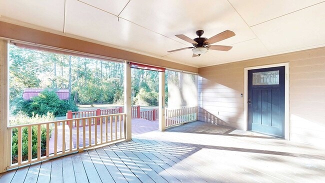 Building Photo - 1002 N Madison St