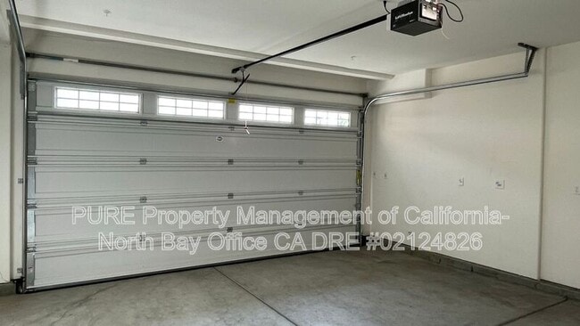 Building Photo - 5320 Kirby Pl