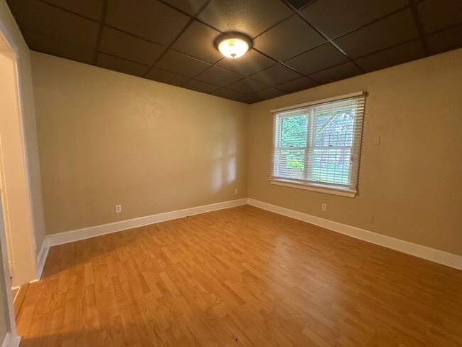 Building Photo - 8024 Bradford Ln