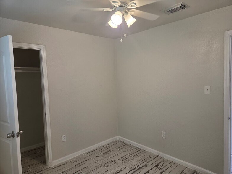 Building Photo - 3807 Sailfish Ln