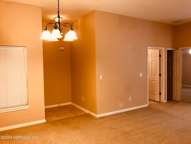 Building Photo - 7053 Snowy Canyon Dr