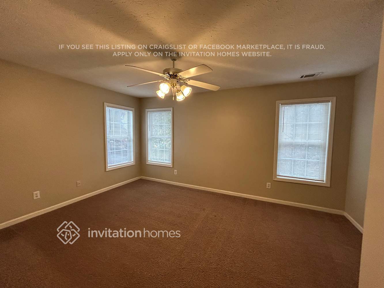 Building Photo - 1042 Simon Park Cir