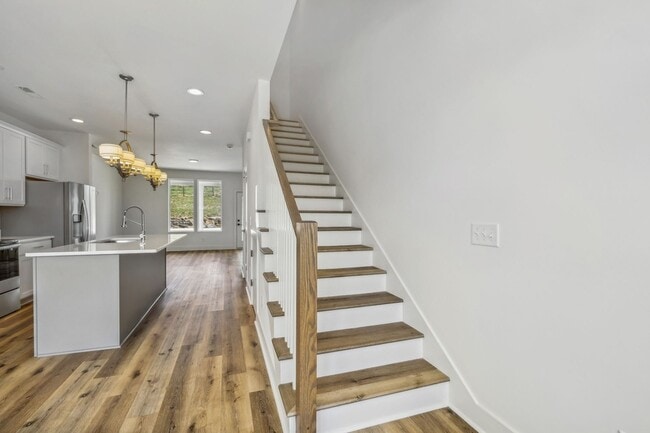 Building Photo - 104 Stella Dr