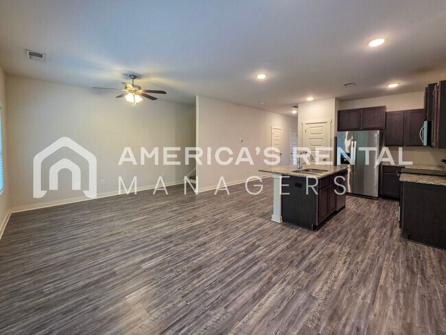 Building Photo - Modern Living in The Heights!