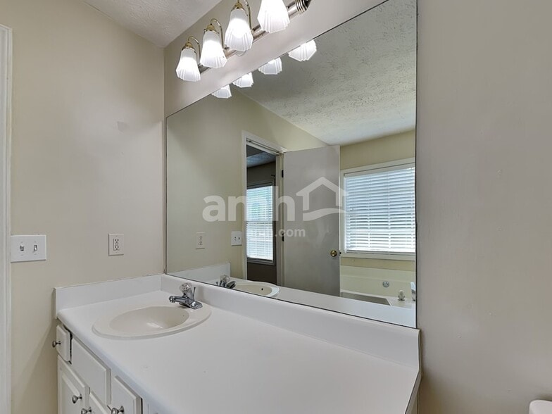 Building Photo - 740 Chatham Park Dr