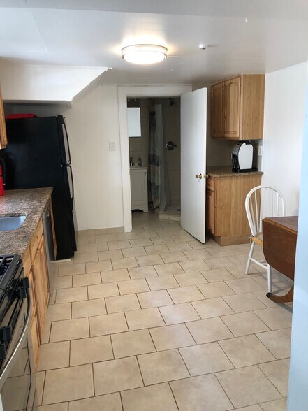 Building Photo - 204 Cornell St