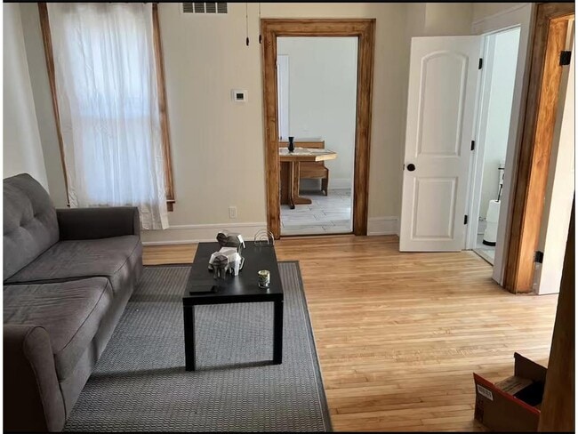 Building Photo - 1211 5th St NE