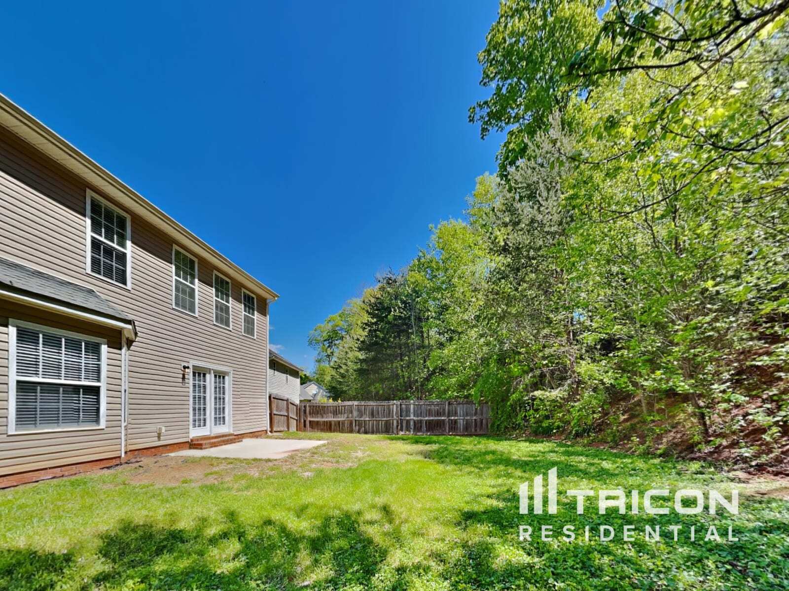 Building Photo - 986 Peachtree Meadows Cir