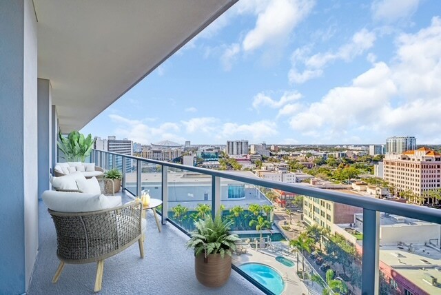 Building Photo - 400 Central Ave