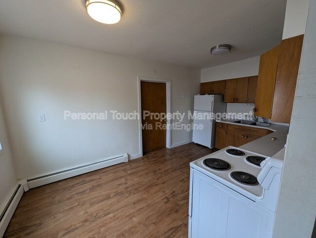 Building Photo - 541 2nd St N