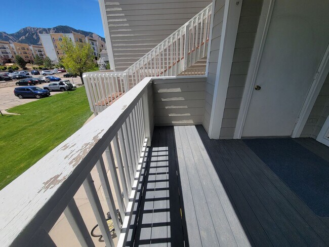 Building Photo - Adorable and Sunny One Bedroom Apartment near CU in Central Boulder