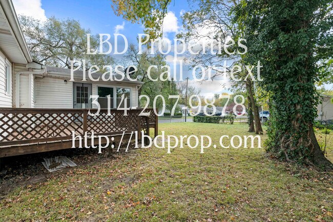 Building Photo - 490 St Marie St