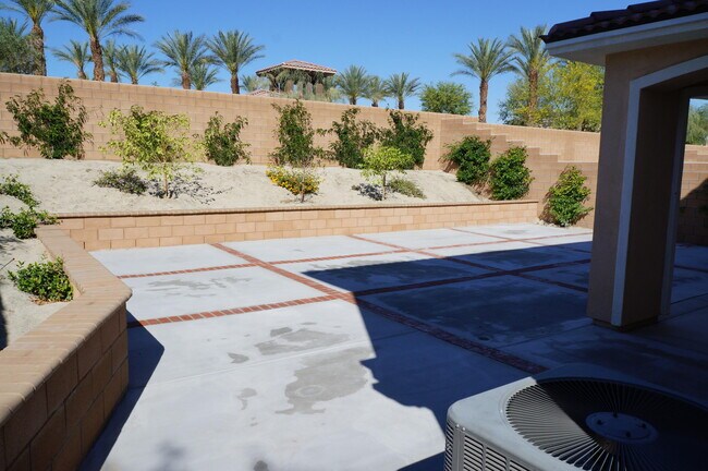 Building Photo - 35515 Bains Ave