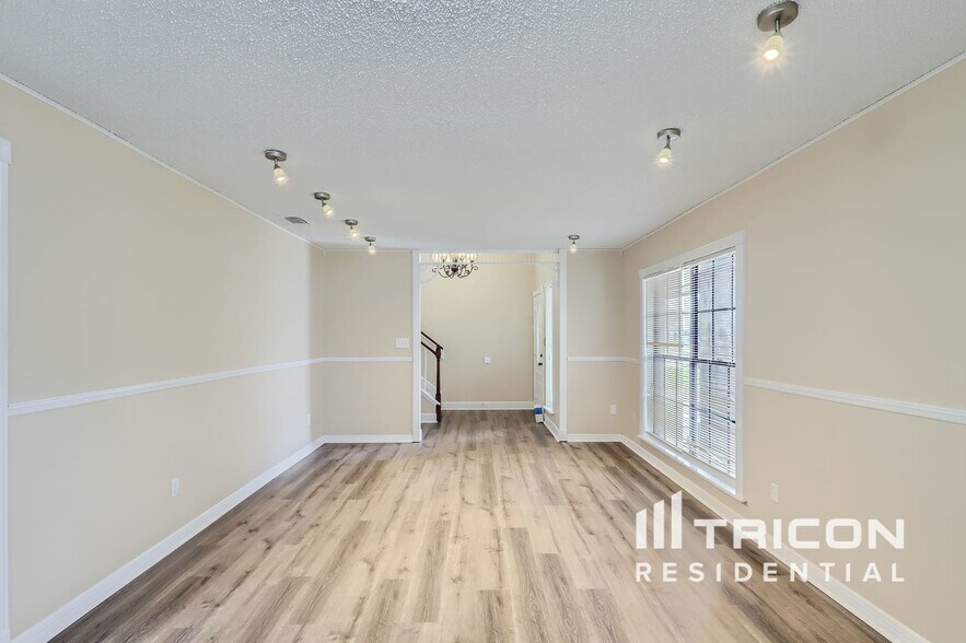 Building Photo - 1005 Faircloth Ct