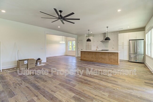 Building Photo - 213 Myrtle Ave