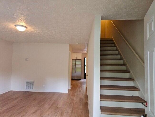 Building Photo - 490 S Jeff Davis Dr
